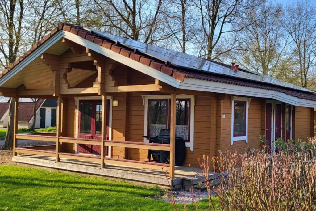 Wellness Bungalow Uppsala Gramsbergen Buitenkant foto